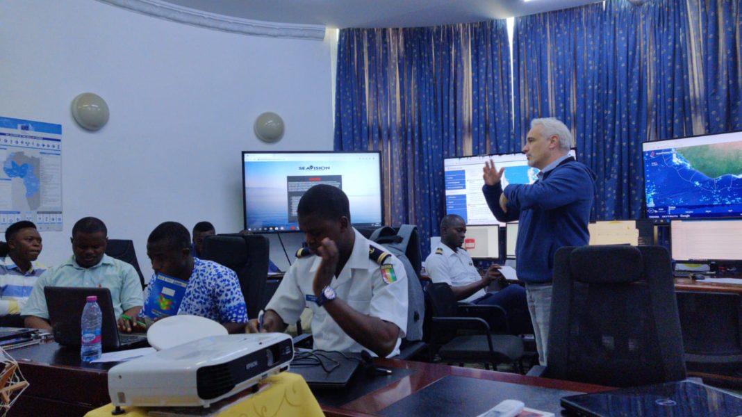 Ghana : Towards improved maritime domain awareness
